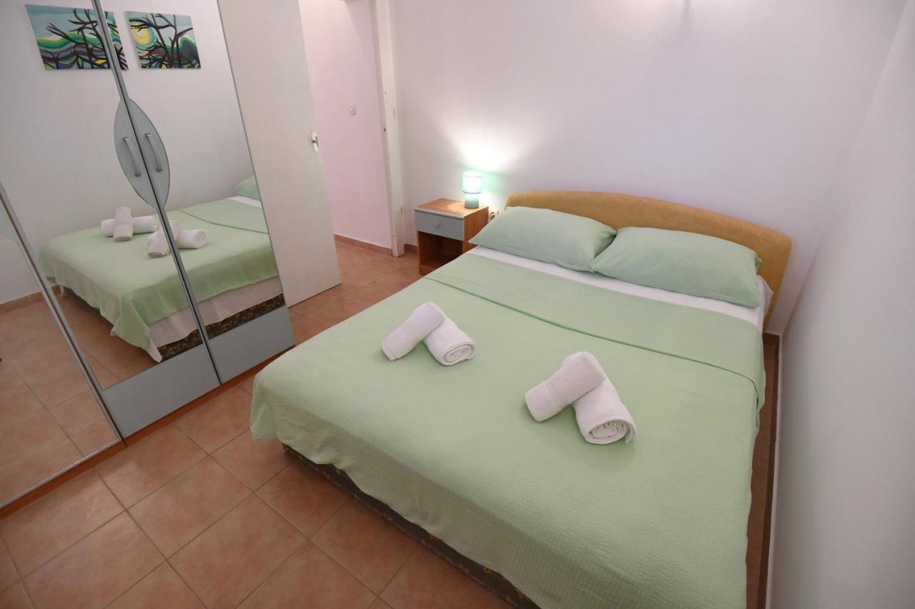 Rose Apartment Zara Esterno foto